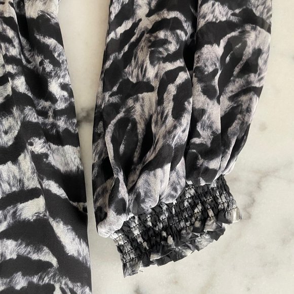 Alice + Olivia Black and White Print Long Sleeve Silk Dress - Picture 5 of 15